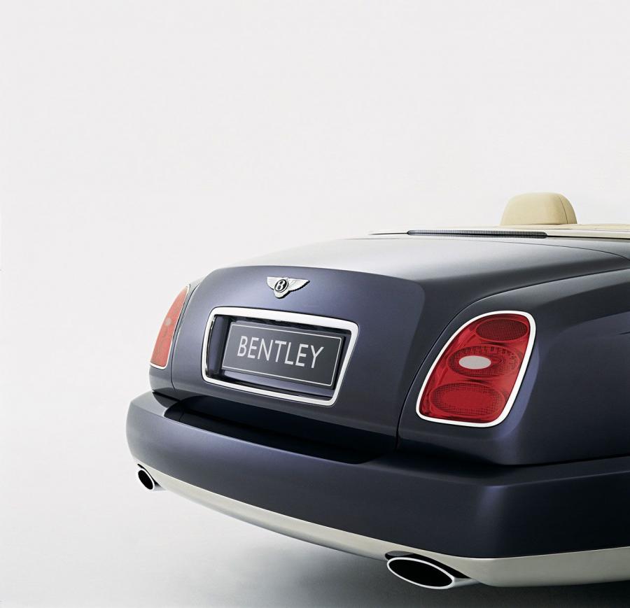 Детали экстерьера Bentley Arnage Drop Head Coupe 2005 года  (фото 3 из 20)